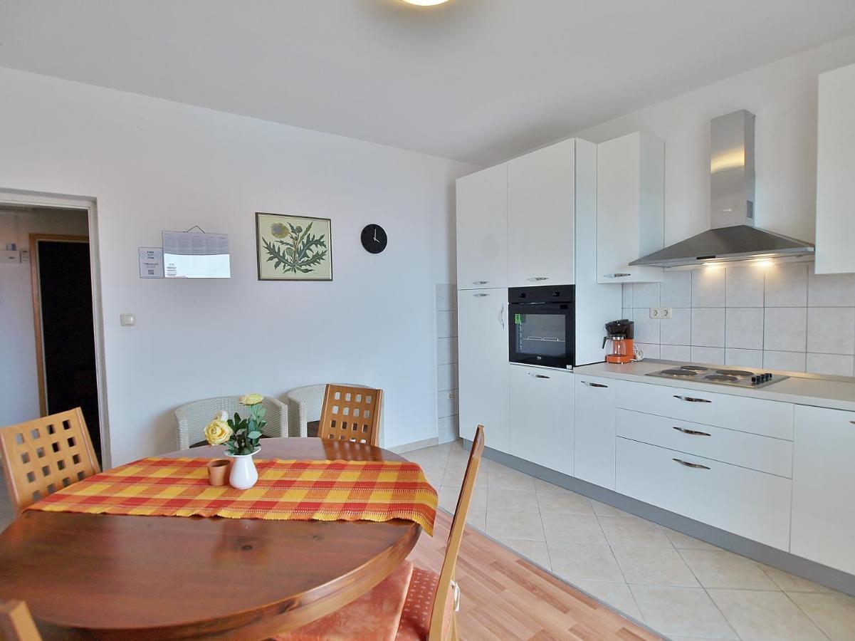 Apartments Biserka ラブ エクステリア 写真