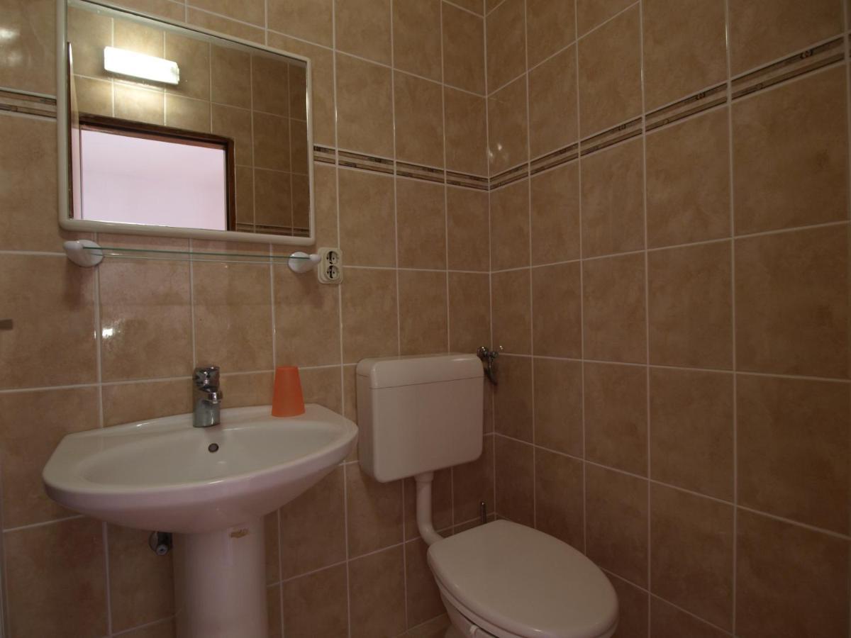 Apartments Biserka ラブ エクステリア 写真