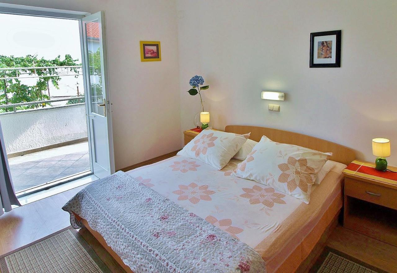 Apartments Biserka ラブ エクステリア 写真